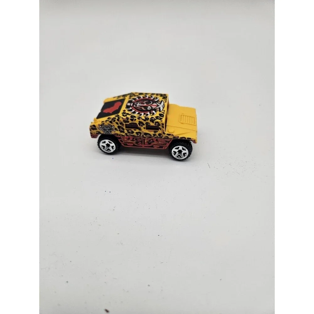 Hot Wheels Yellow Hummer Humvee AFRICA CULTURE ZULU CHEETAH - FAST SHIPPING